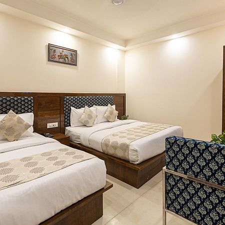 نيودلهي Hotel Emblem Suites- Near Delhi Airport المظهر الخارجي الصورة