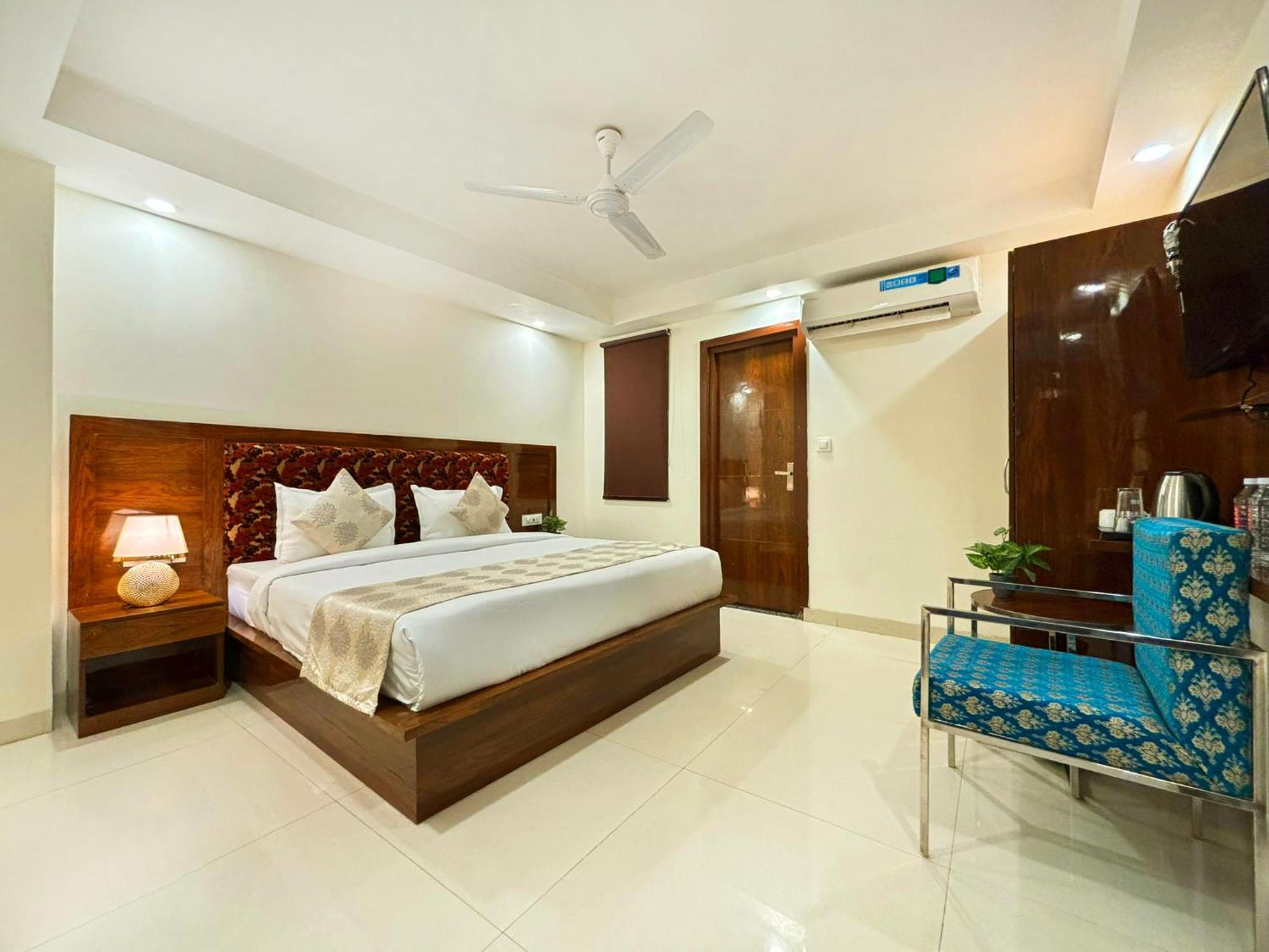 نيودلهي Hotel Emblem Suites- Near Delhi Airport المظهر الخارجي الصورة