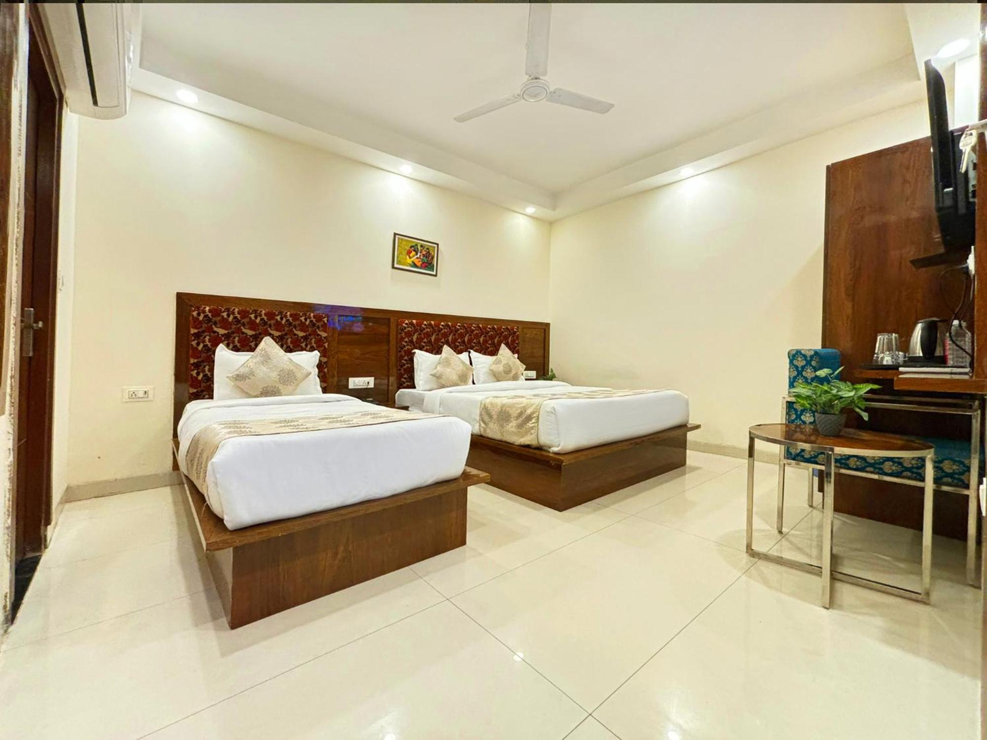 نيودلهي Hotel Emblem Suites- Near Delhi Airport المظهر الخارجي الصورة