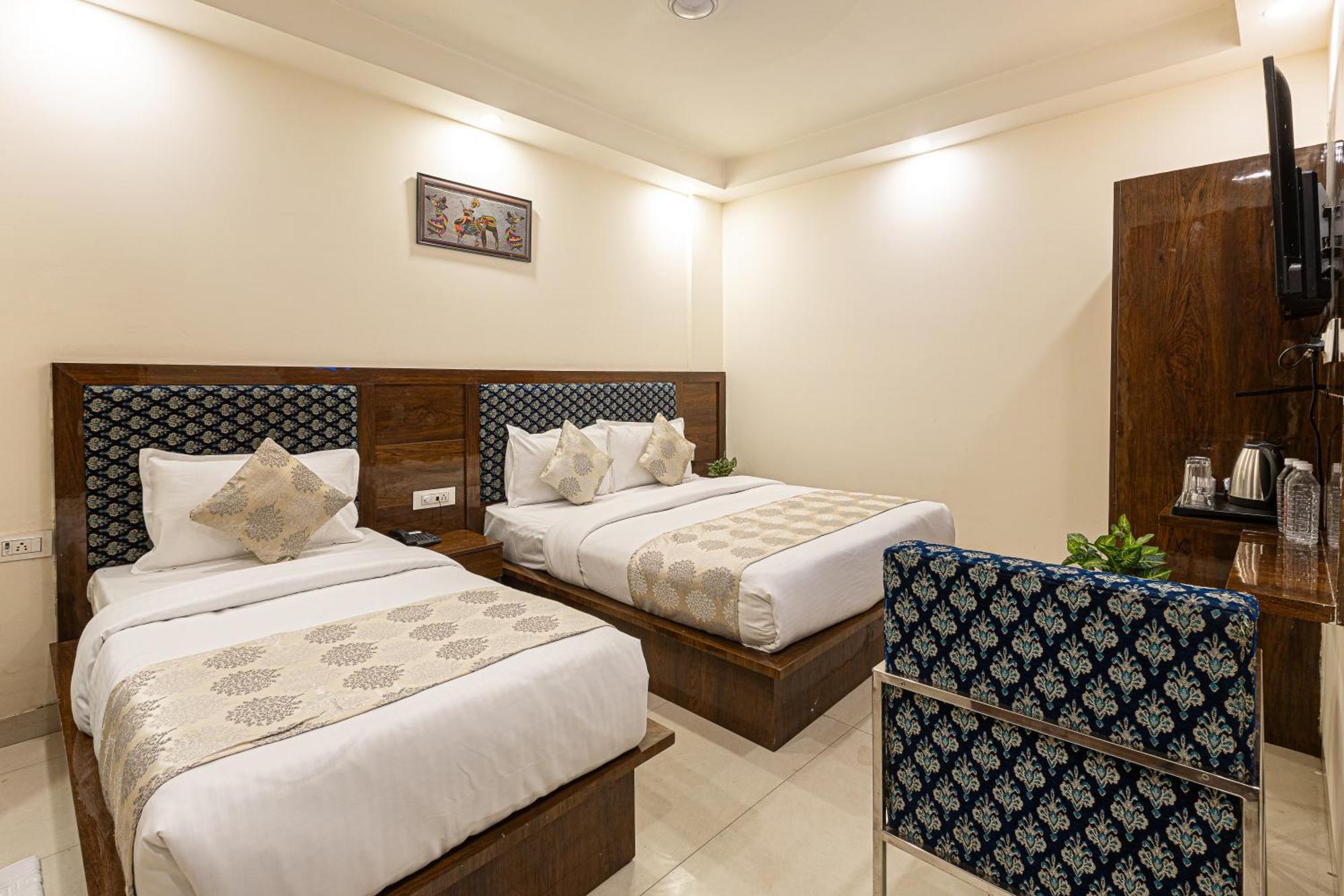 نيودلهي Hotel Emblem Suites- Near Delhi Airport المظهر الخارجي الصورة