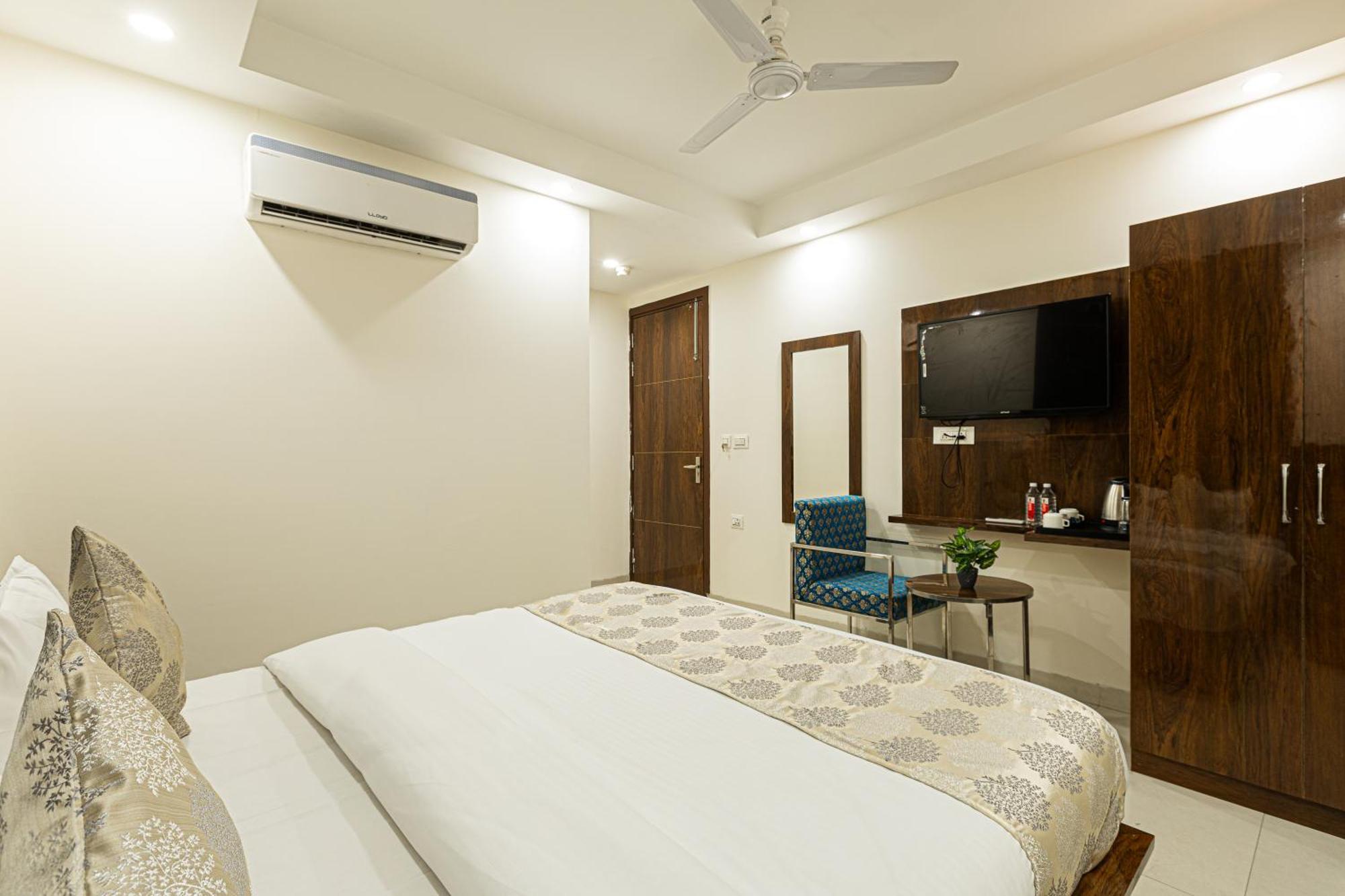 نيودلهي Hotel Emblem Suites- Near Delhi Airport المظهر الخارجي الصورة