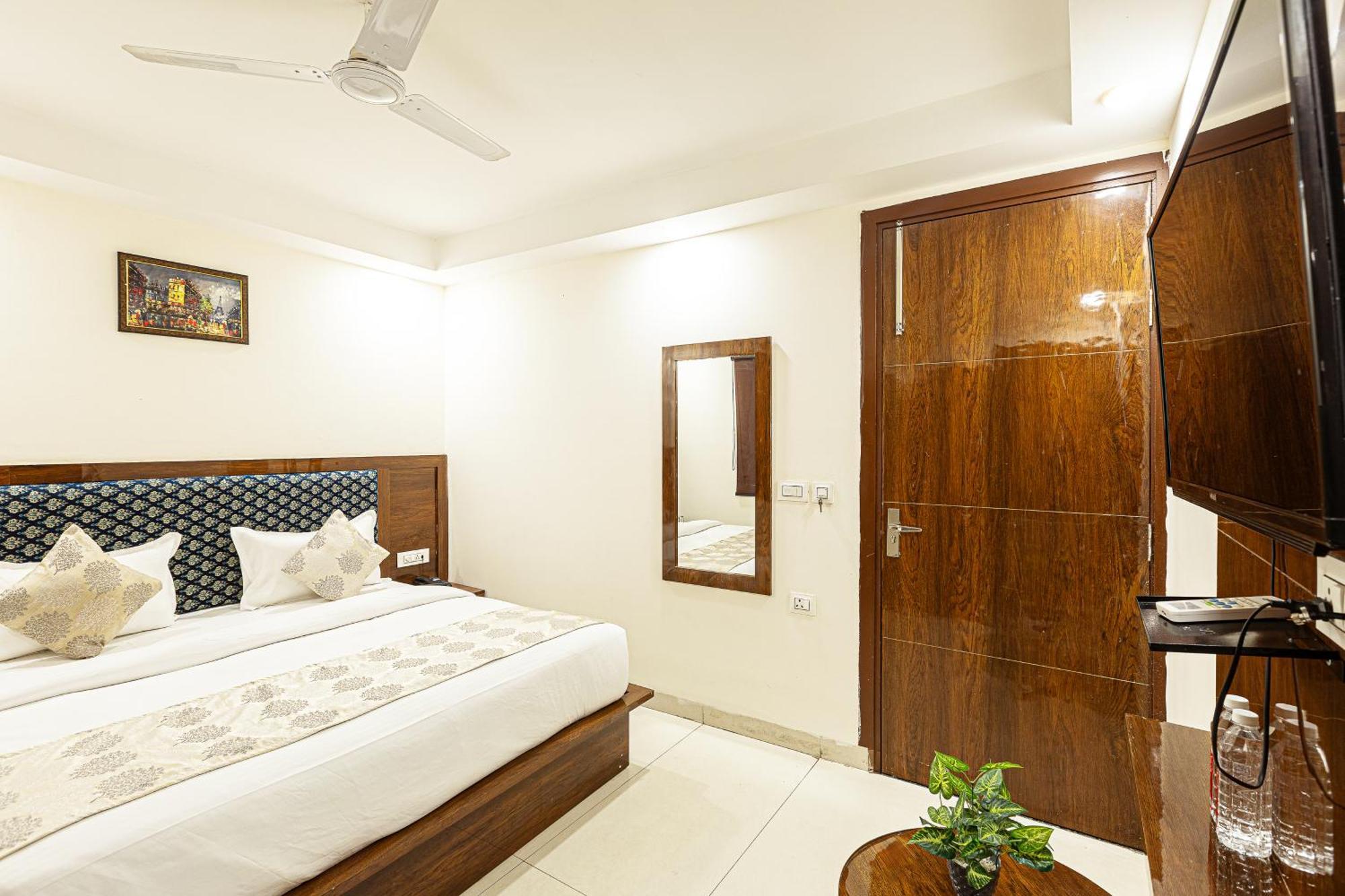نيودلهي Hotel Emblem Suites- Near Delhi Airport المظهر الخارجي الصورة