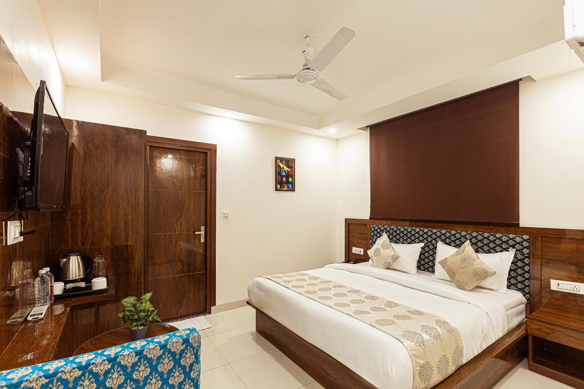 نيودلهي Hotel Emblem Suites- Near Delhi Airport المظهر الخارجي الصورة