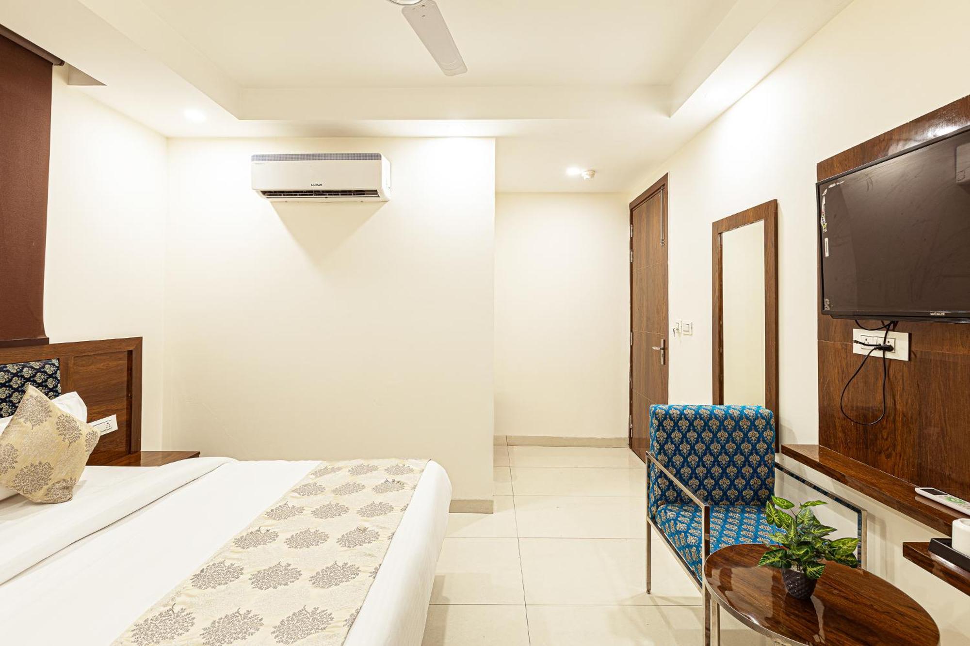 نيودلهي Hotel Emblem Suites- Near Delhi Airport المظهر الخارجي الصورة