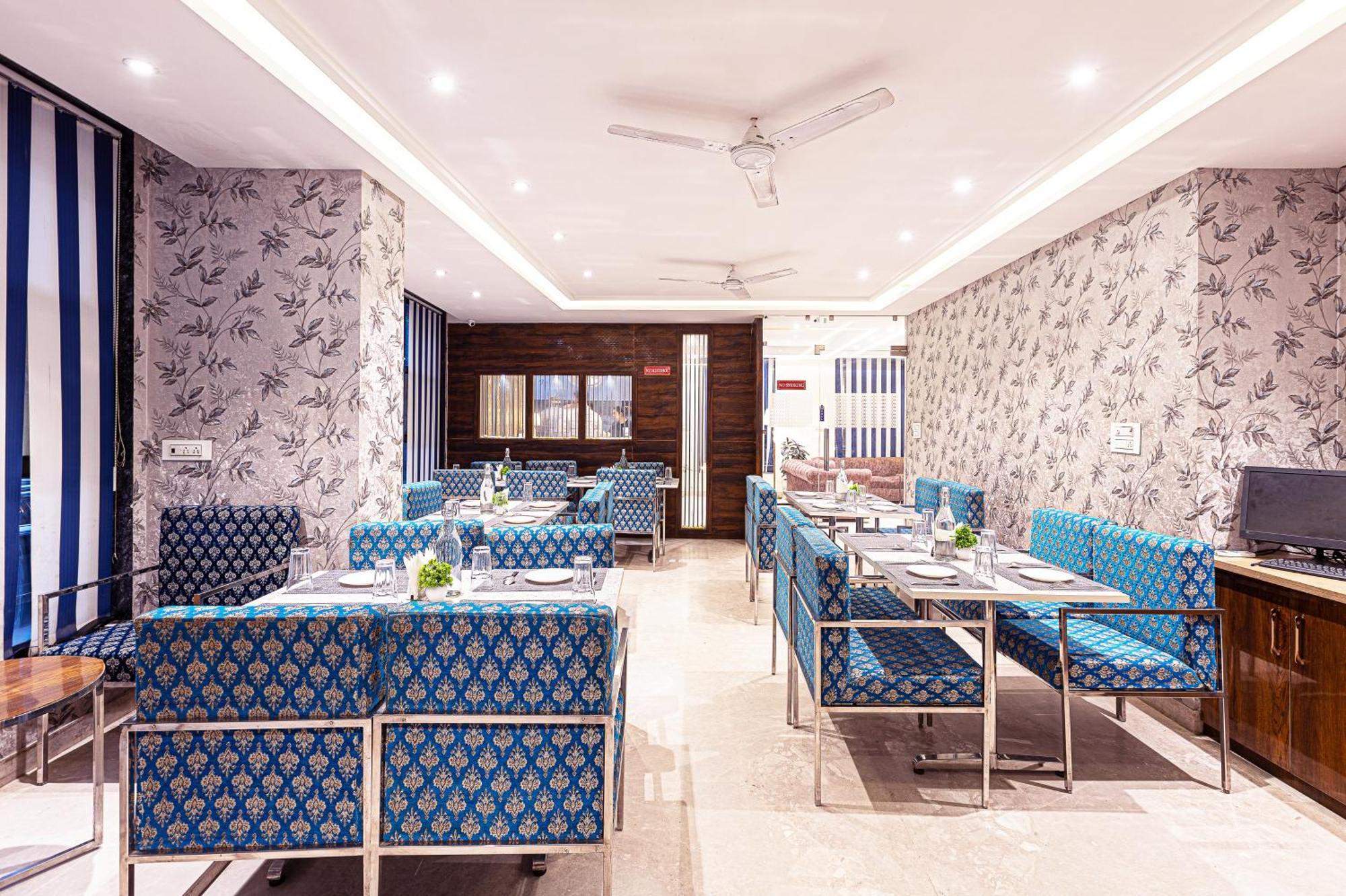 نيودلهي Hotel Emblem Suites- Near Delhi Airport المظهر الخارجي الصورة